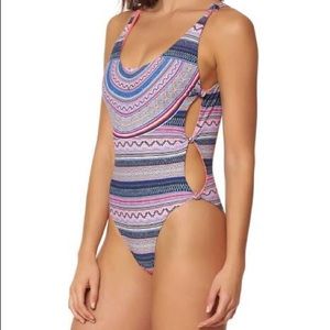 Red Carter One Piece Maillot